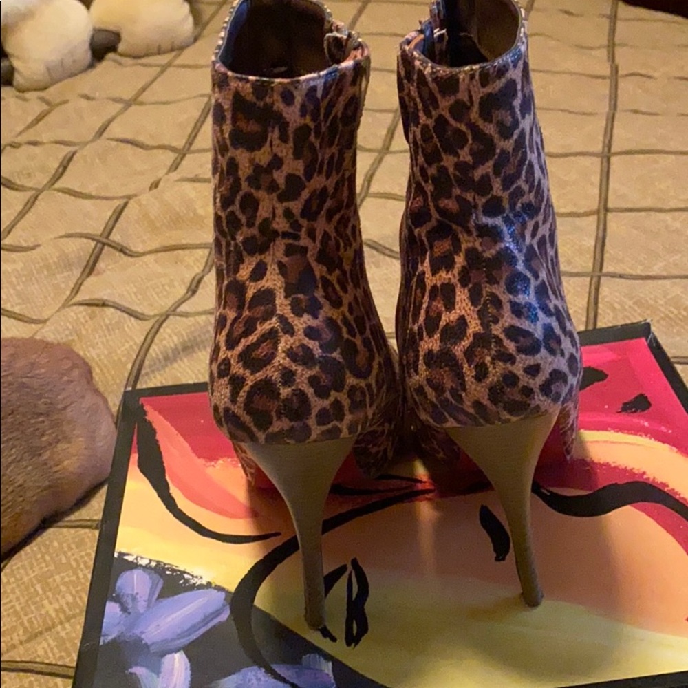 Leopard ankle boots - Picture 3 of 8
